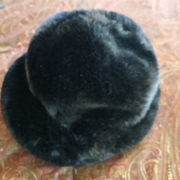 Vintage Black Faux Fur Beanie Hat - Picture 4 of 4